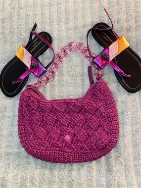 Kurt Geiger Magenta Crocheted Shoulder Bag with Pink Chain Strap and Sandals 6.5